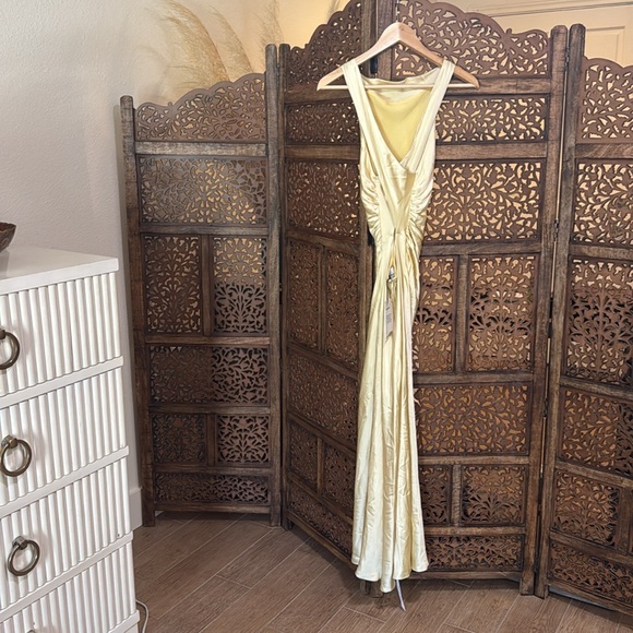 NEW NWT Reformation Casette Silk Midi Dress Blonde - Picture 3 of 3